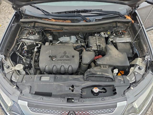 Mitsubishi Outlander Se Image 11