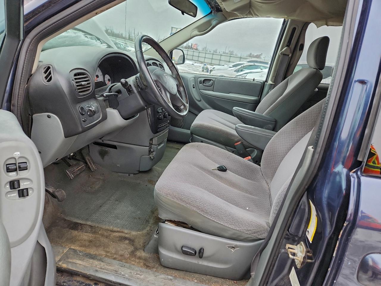 Dodge Caravan Sxt Image 6