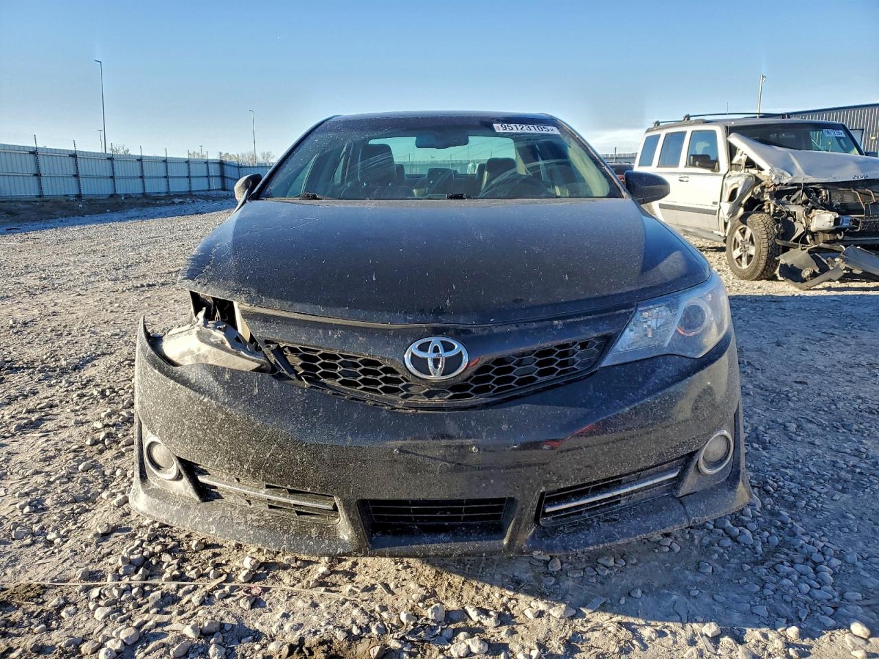 Toyota Camry Se Image 4