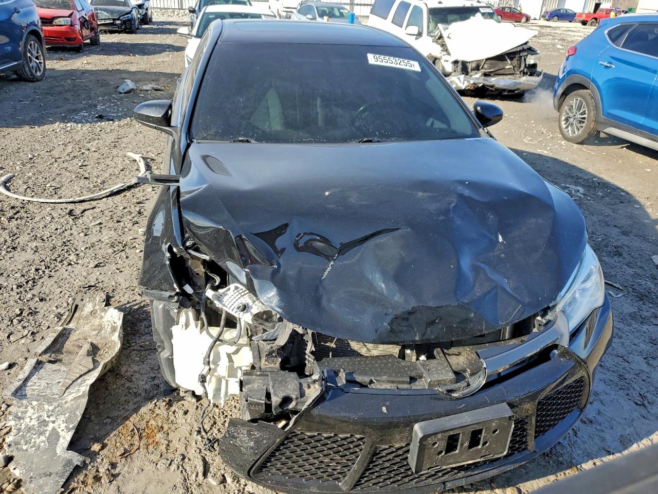 Toyota Camry Le Image 9