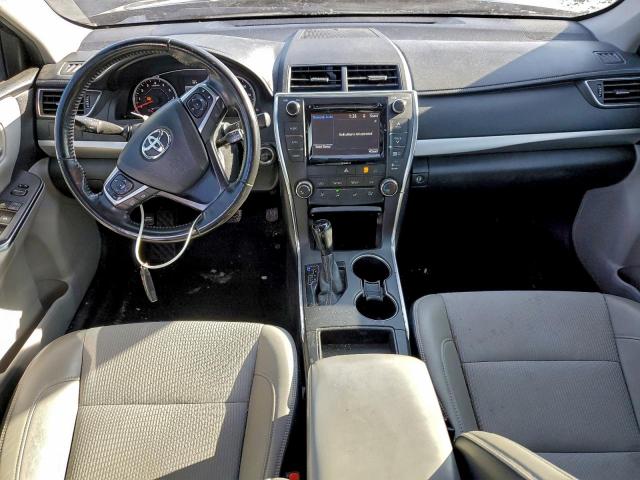 Toyota Camry Le Image 6