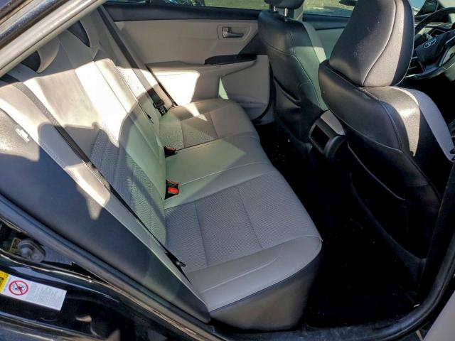 Toyota Camry Le Image 8