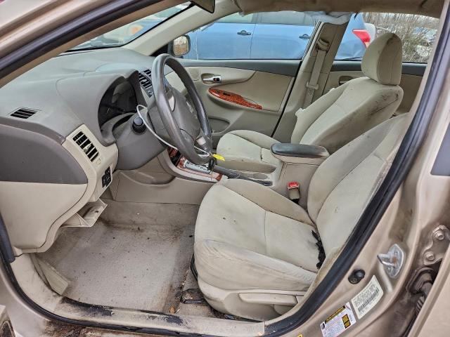 Toyota Corolla Base Image 11