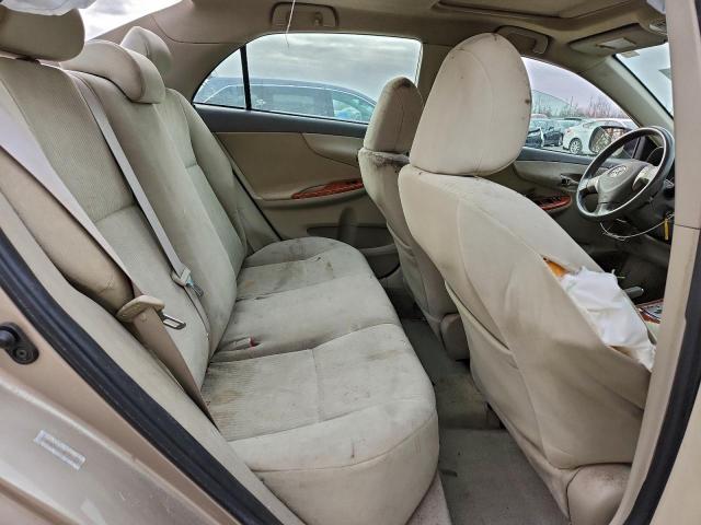 Toyota Corolla Base Image 10