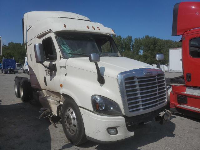  Salvage Freightliner Cascadia 1