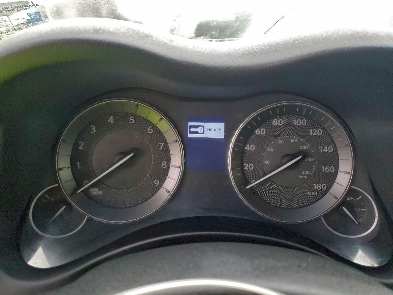 INFINITI Q70 3.7 Image 2