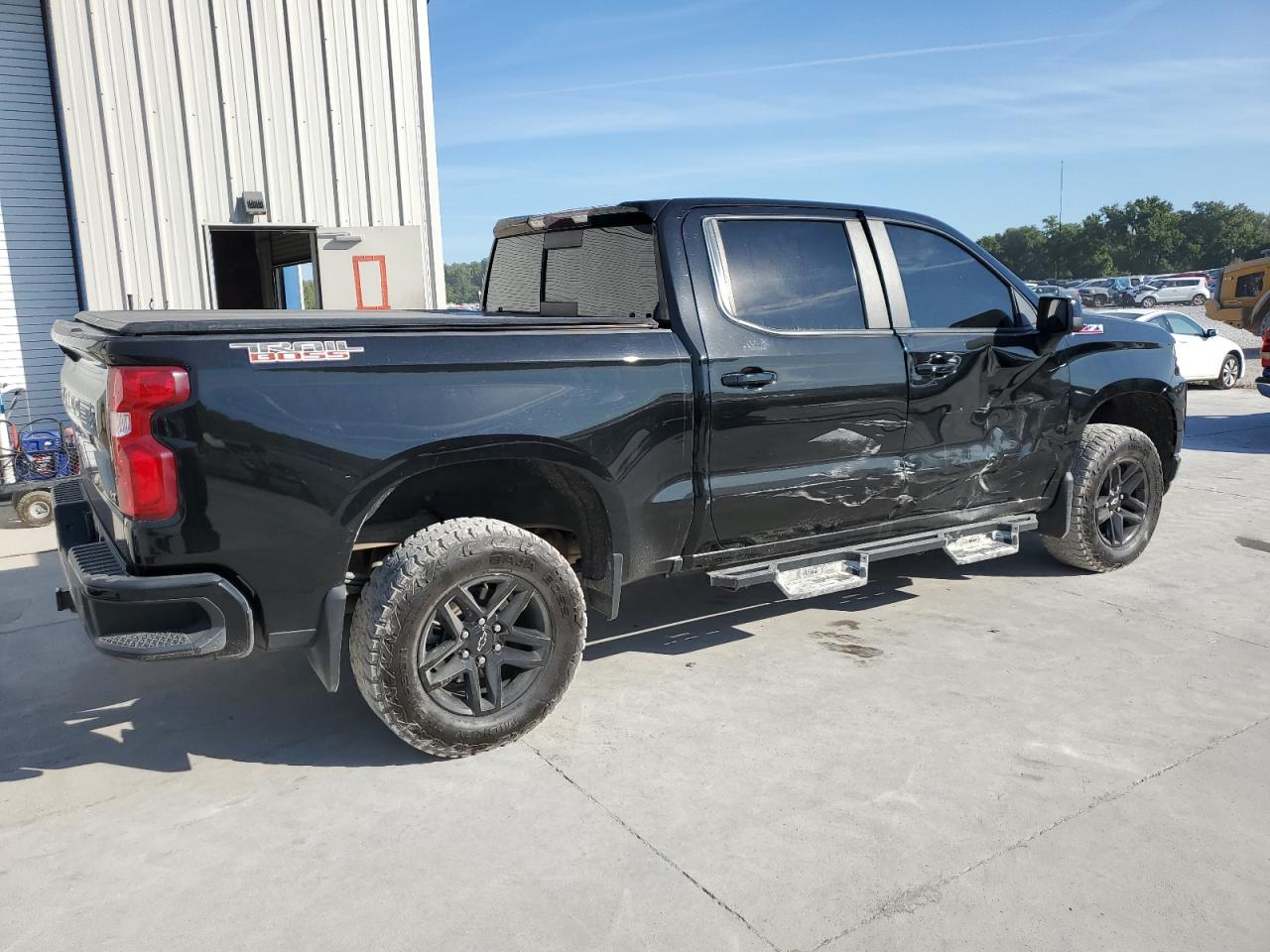 Chevrolet Silverado K1500 Lt Trail Boss Image 4