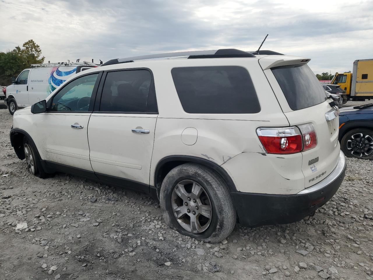 GMC Acadia Sle Image 2