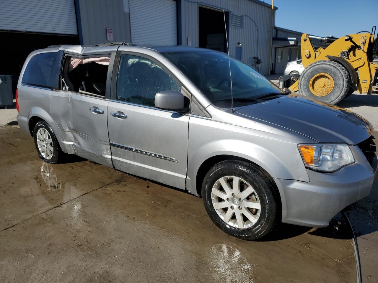 Chrysler Minivan Touring Image 6