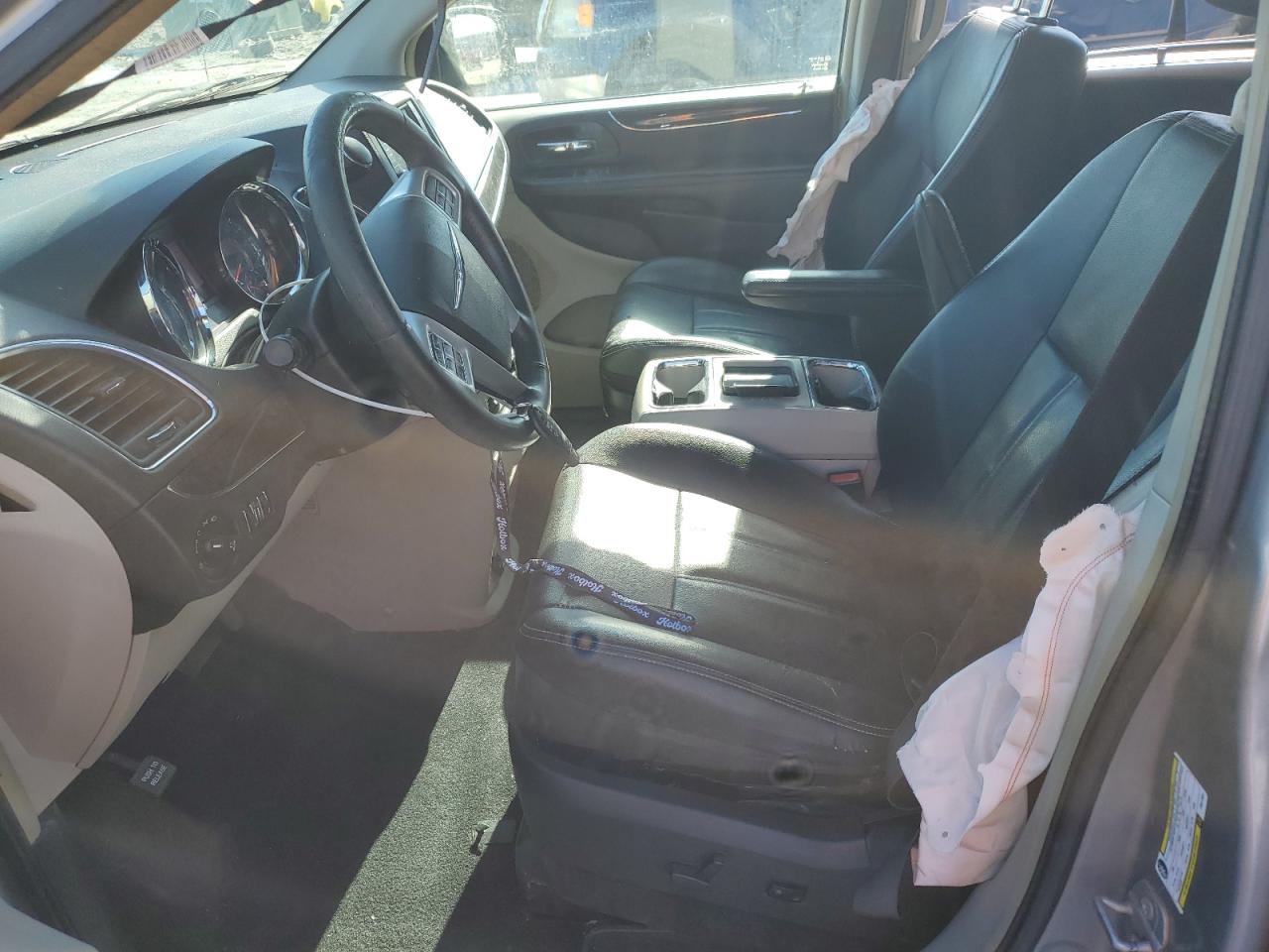 Chrysler Minivan Touring Image 12