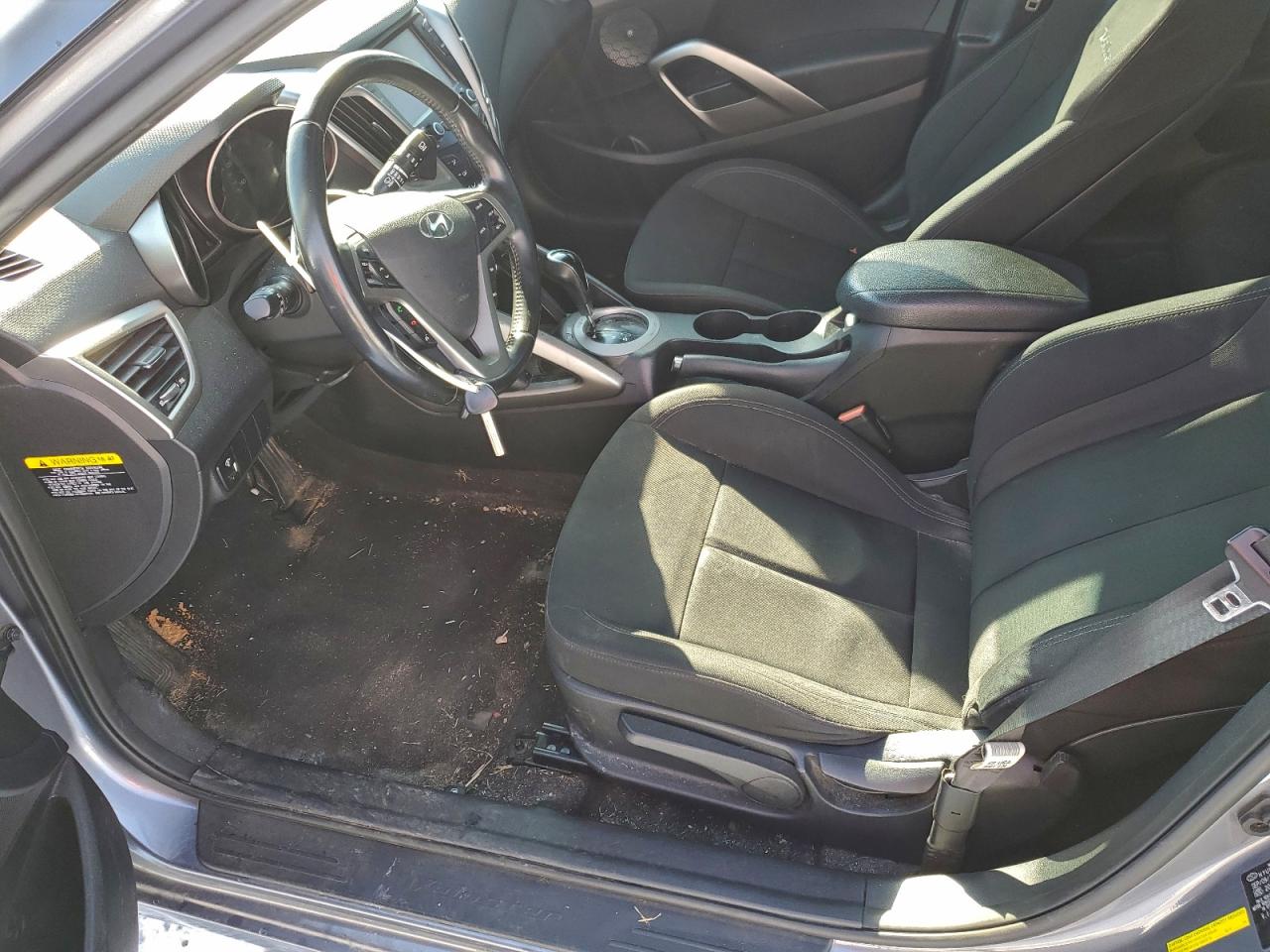 Hyundai VELOSTER Image 8