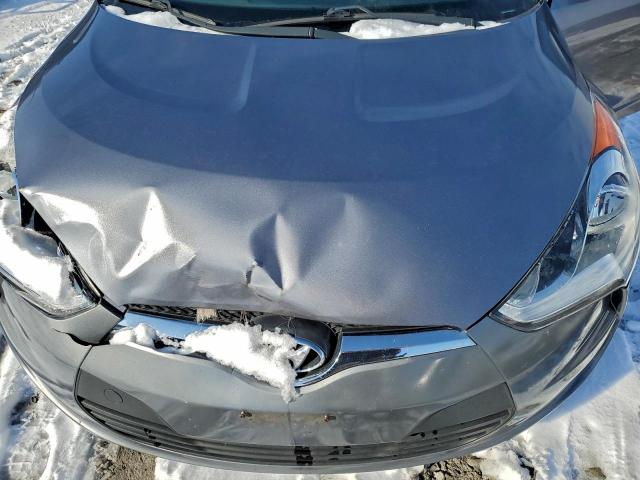 Hyundai VELOSTER Image 10