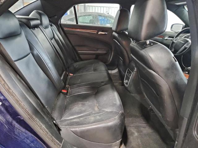 Chrysler 300 Image 8