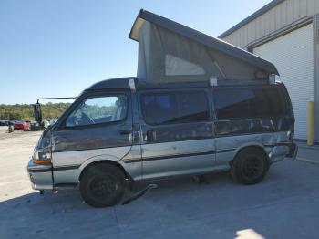  Salvage Toyota Hiace
