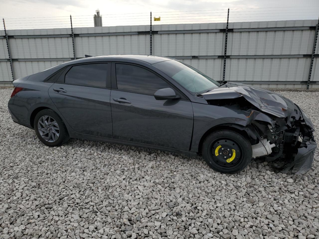 Hyundai ELANTRA Sel Image 4