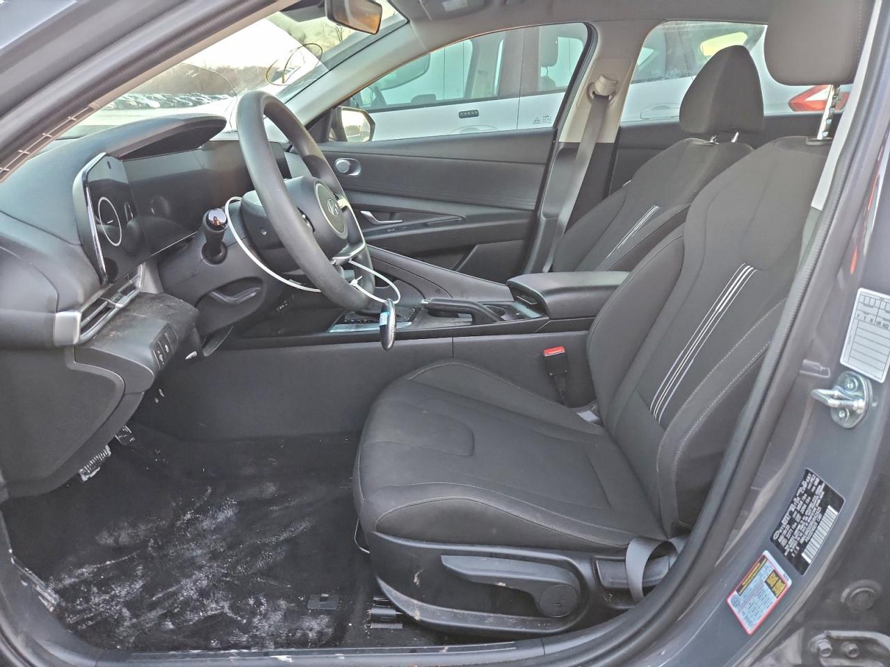 Hyundai ELANTRA Sel Image 7