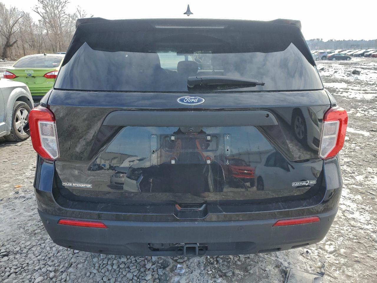 Ford Explorer Police Interceptor Image 11