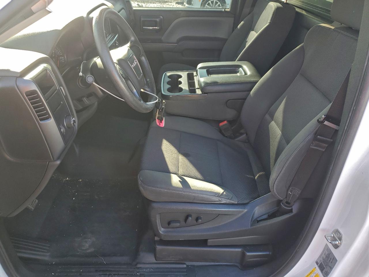 GMC Sierra C1500 Image 3