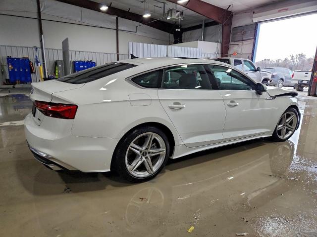 Audi A5 Premium 45 Image 2