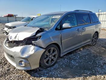  Salvage Toyota Sienna