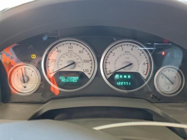 Chrysler Minivan Limited Image 12