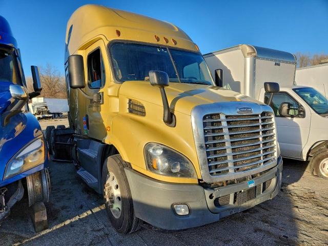  Salvage Freightliner Cascadia 1