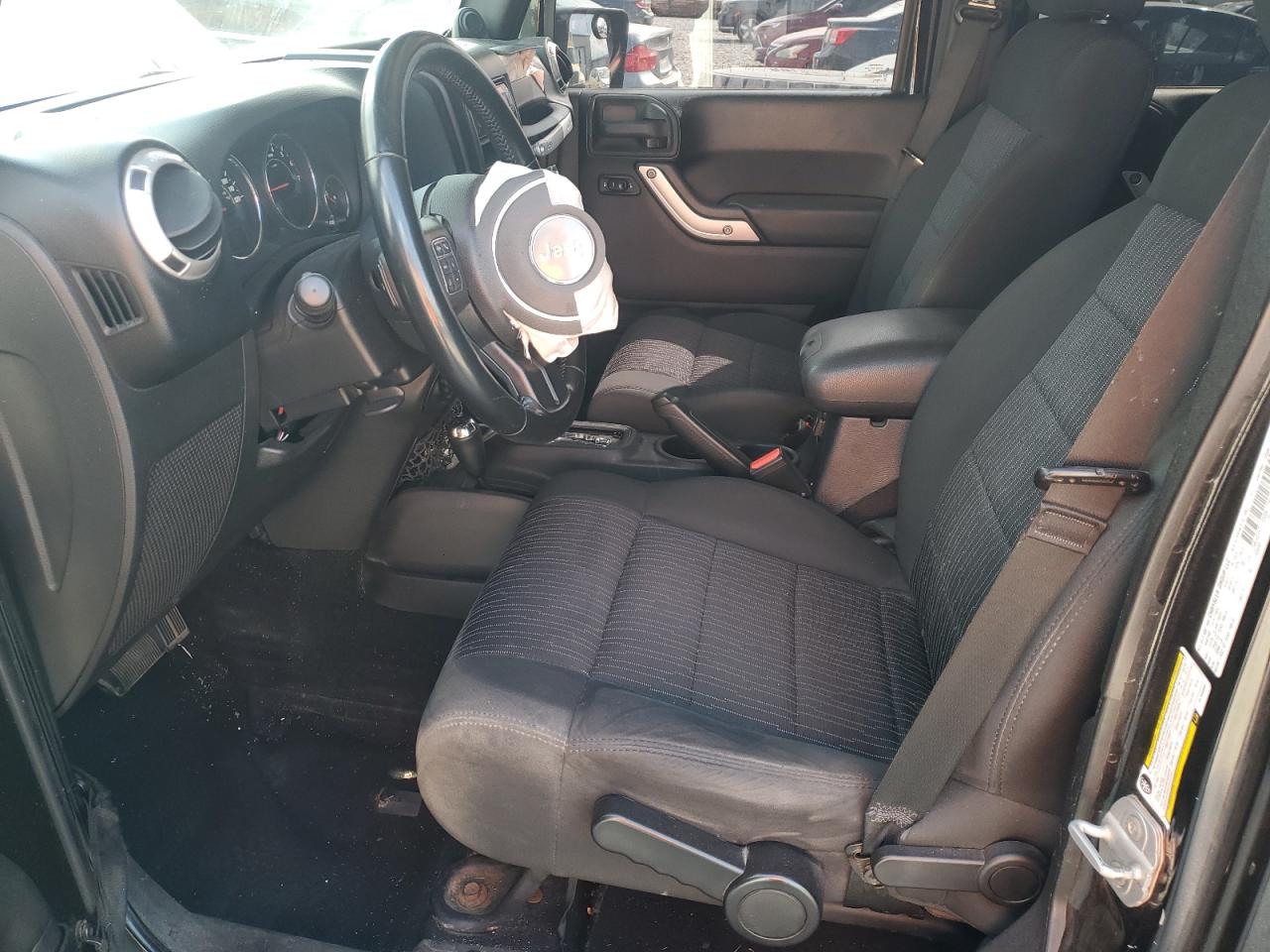 Jeep Wrangler Sahara Image 6