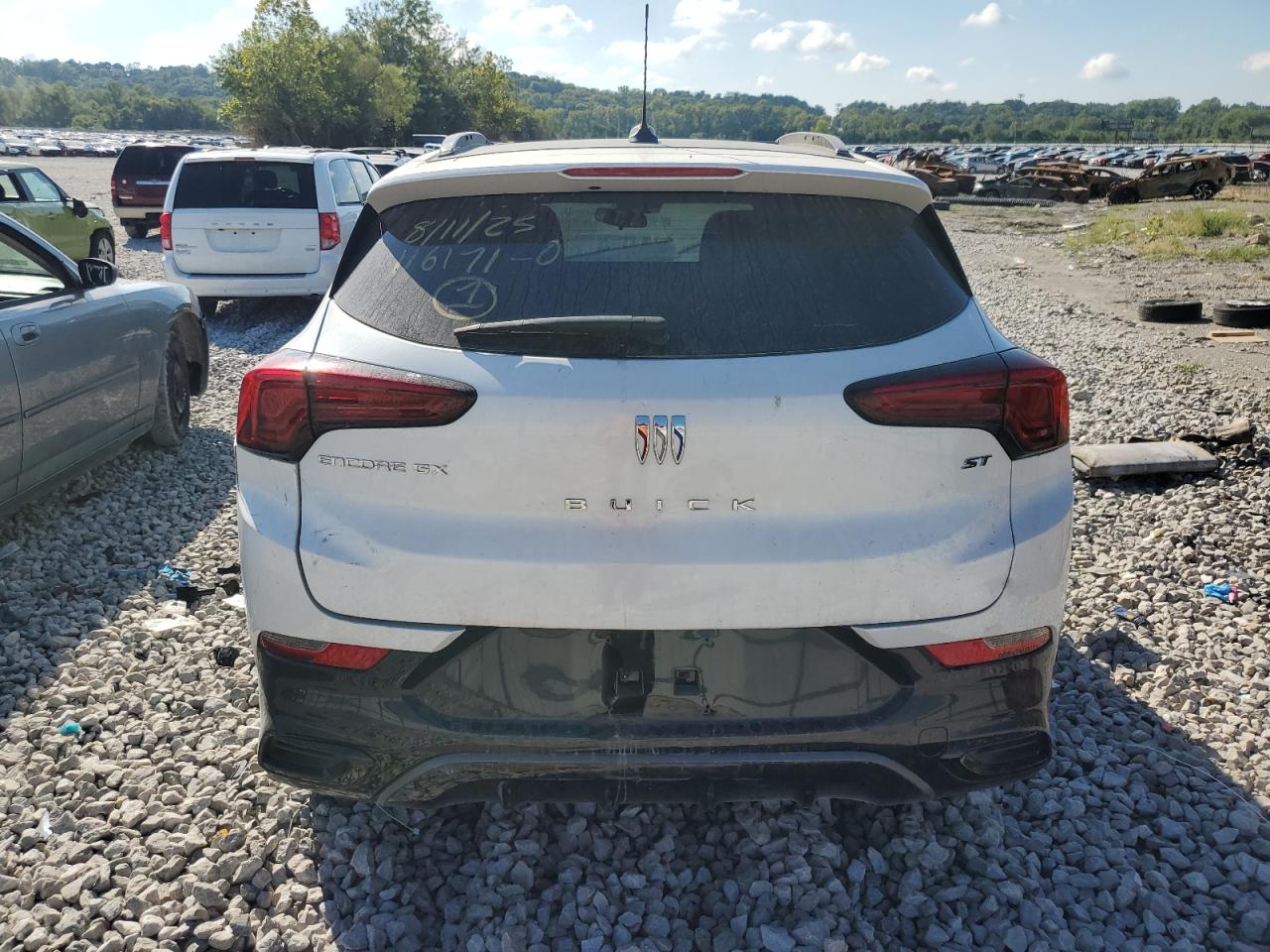 Buick Encore Sport Touring Image 4