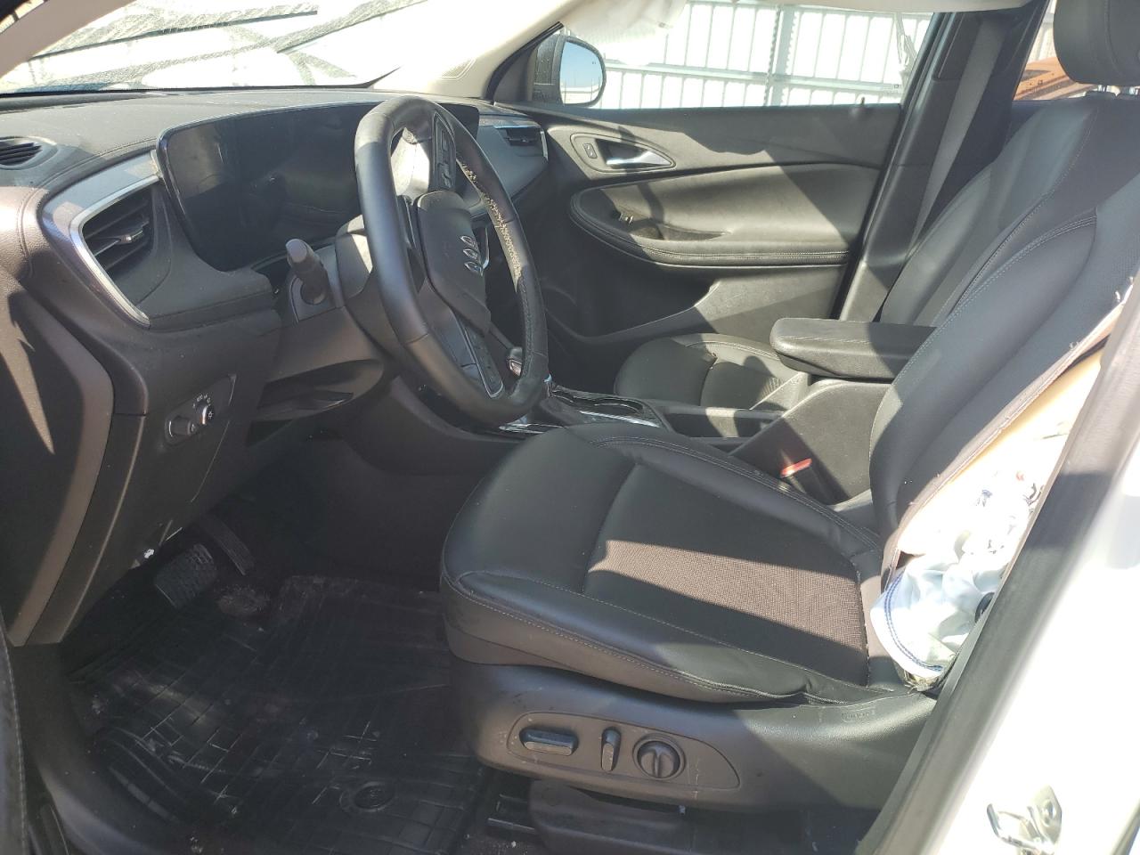 Buick Encore Sport Touring Image 8