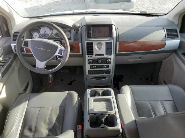 Chrysler Minivan Touring Image 4