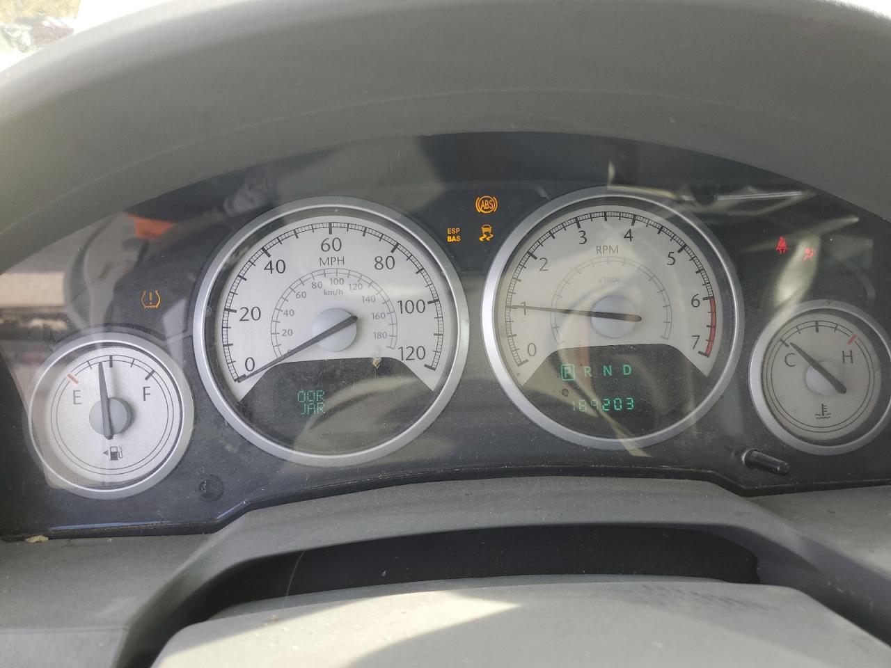 Chrysler Minivan Touring Image 10