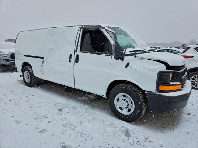 Chevrolet Express Image 3