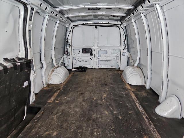 Chevrolet Express Image 10