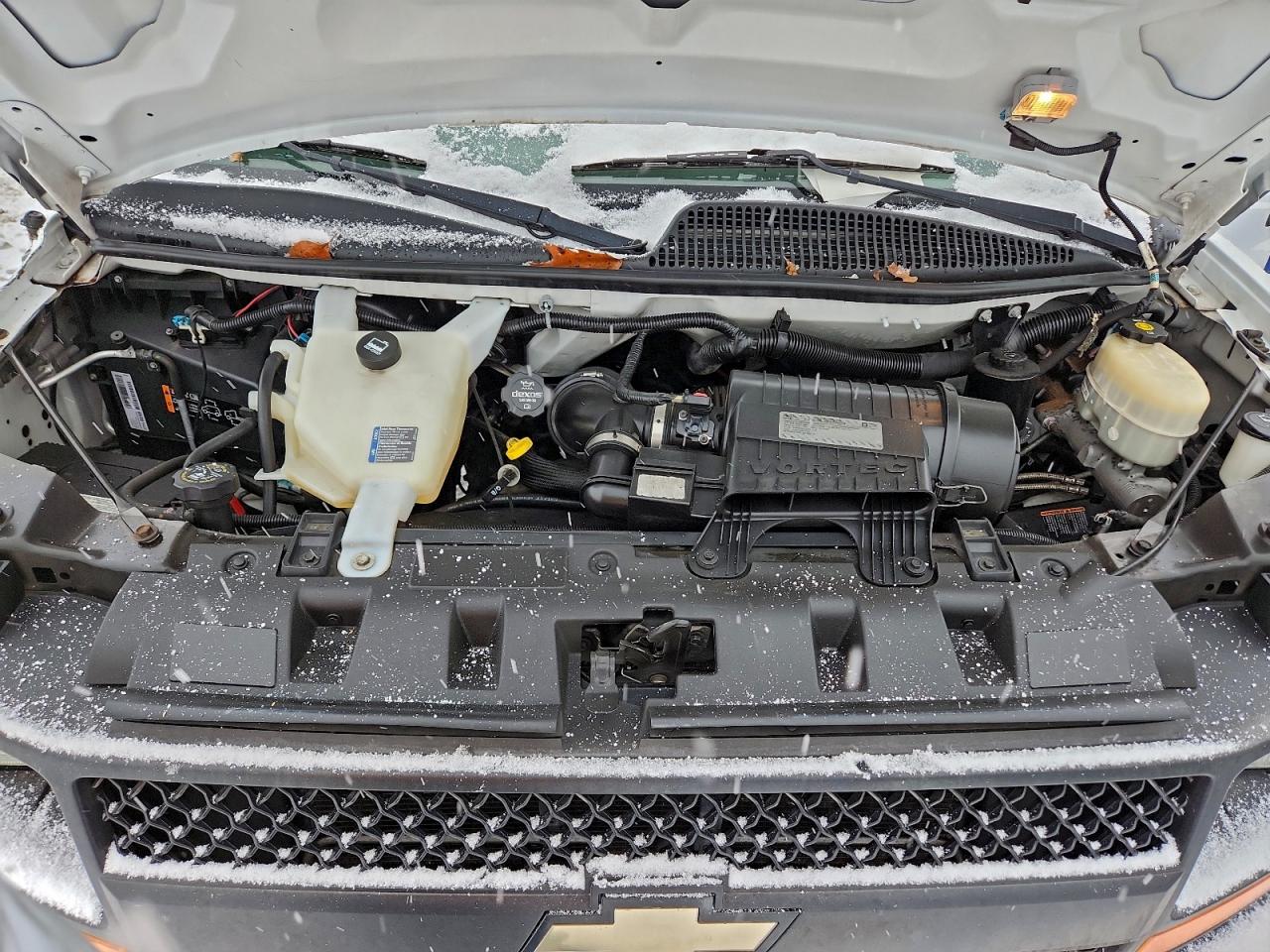 Chevrolet Express Image 12