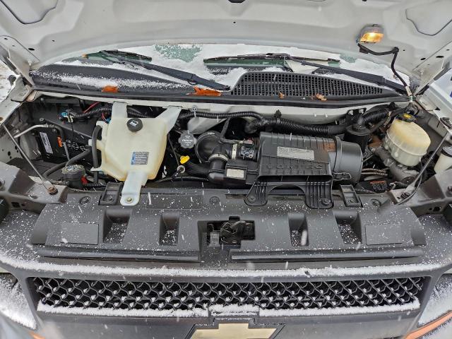 Chevrolet Express Image 12