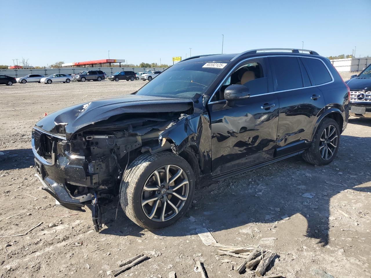 Volvo XC90 T6 Image 1