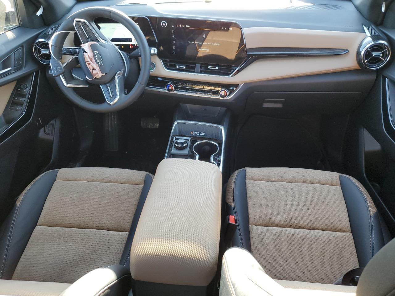 Chevrolet Equinox Activ Image 3