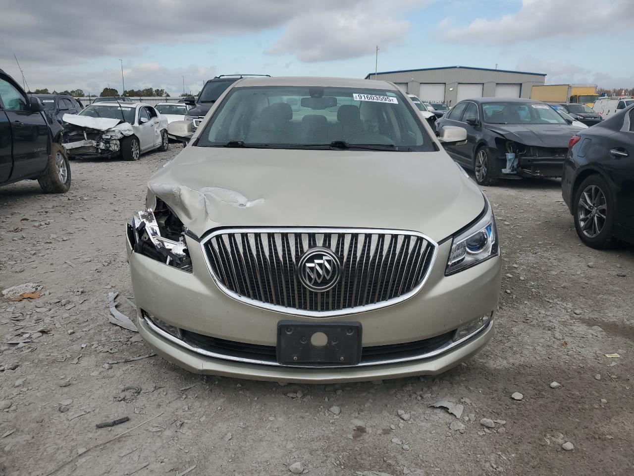 Buick LaCrosse Image 9