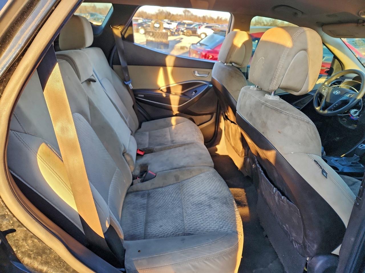 Hyundai SANTA FE Image 4