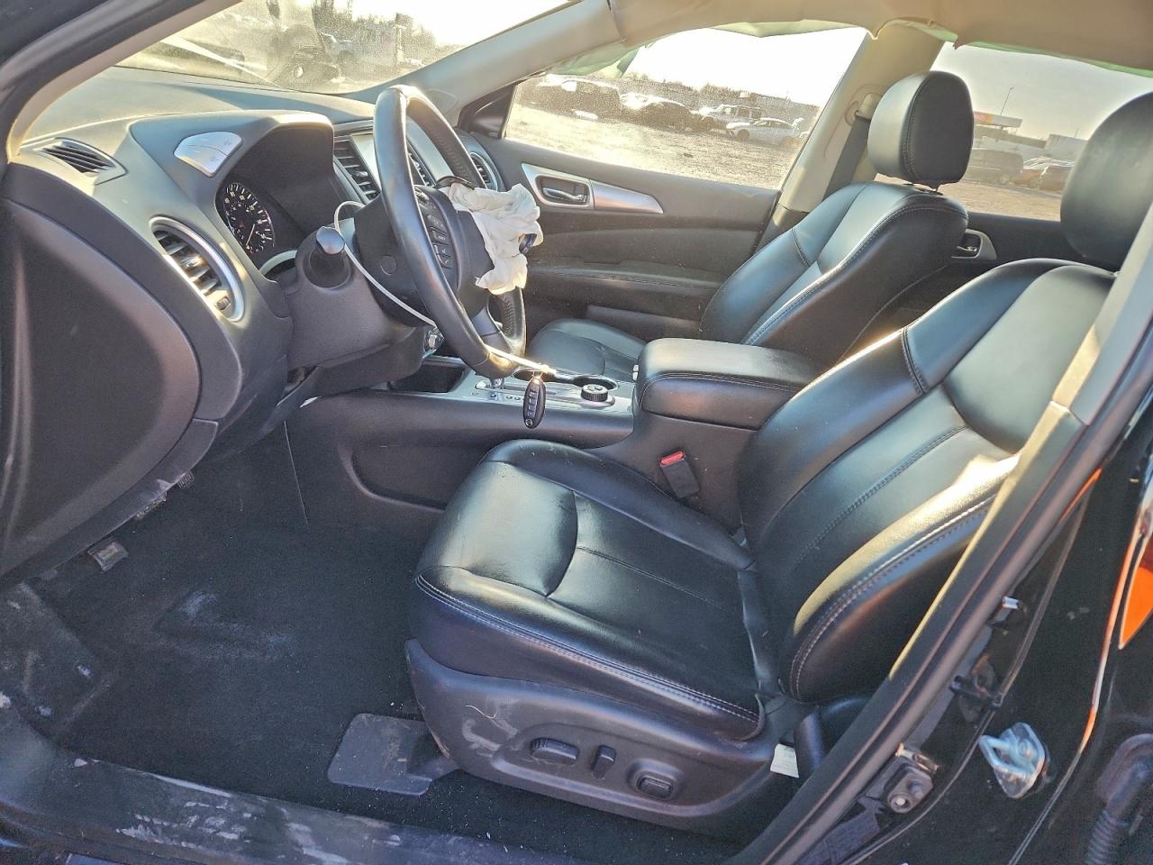 Nissan Pathfinder S Image 12