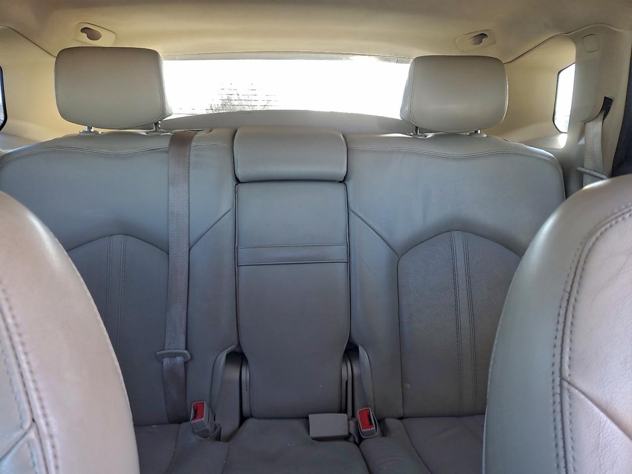 Cadillac SRX Luxury Collection Image 3