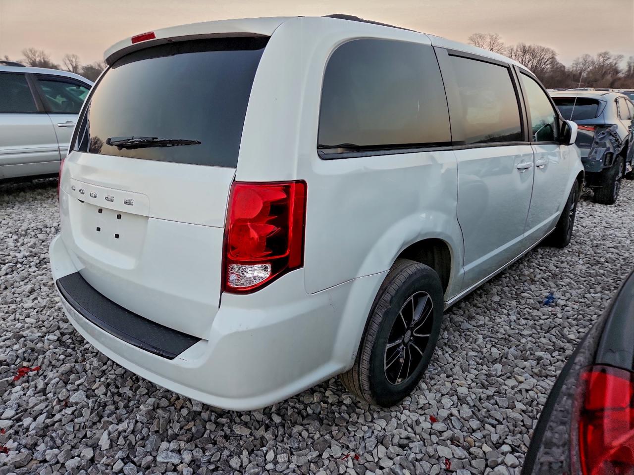 Dodge Caravan Se Image 5