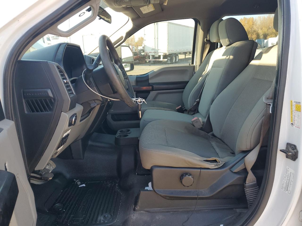 Ford F-350 Super Duty Image 7