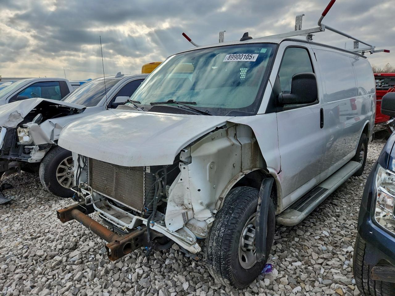 GMC Savana G2500 Image 1