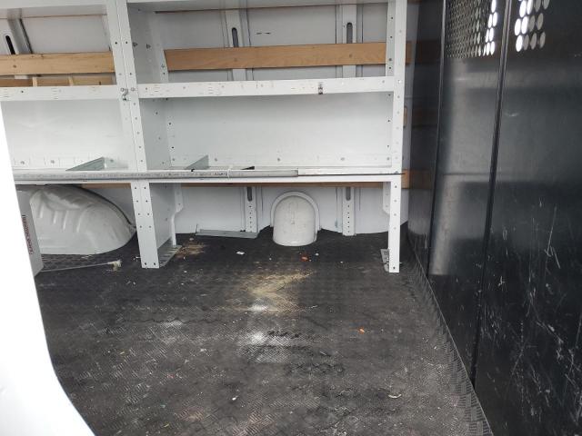 GMC Savana G2500 Image 2