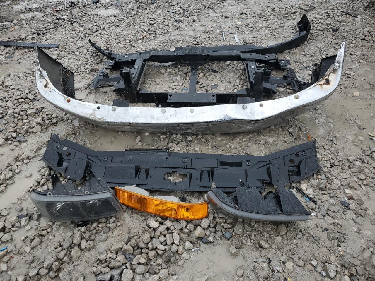 GMC Savana G2500 Image 12