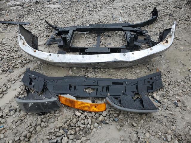 GMC Savana G2500 Image 12