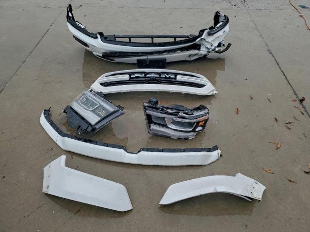 Ram 1500 Laramie Image 11