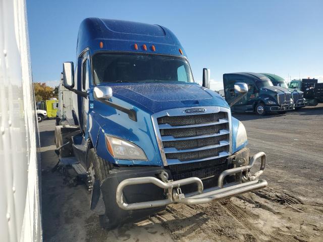  Salvage Freightliner Cascadia 1