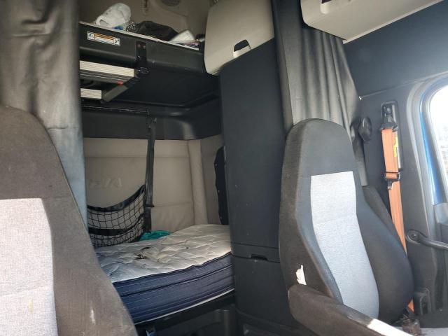 Freightliner Cascadia 1 Image 2